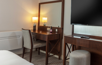 Mainsuperior Carousel Desktop Superior Twin Carousel 3