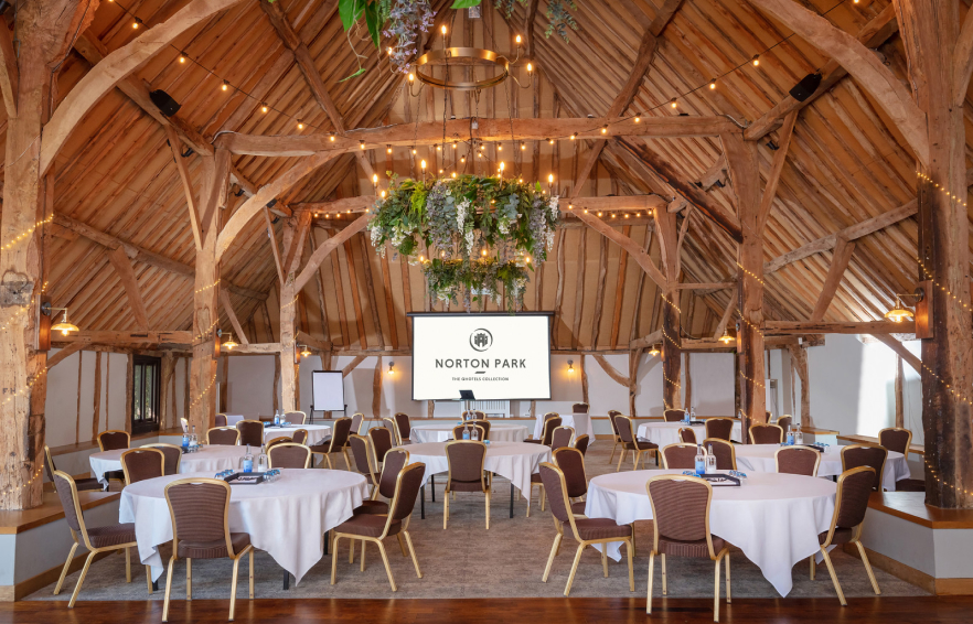 Carousel Desktop Hampshire Barn Cabaret 5