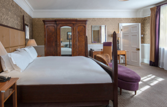 Mainmanorhouse Carousel Desktop Feature Double Carousel 4