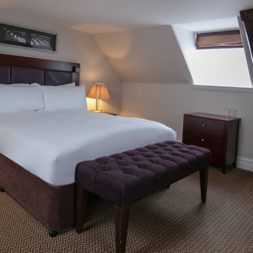 <p>LAVENDER ROOM</p>