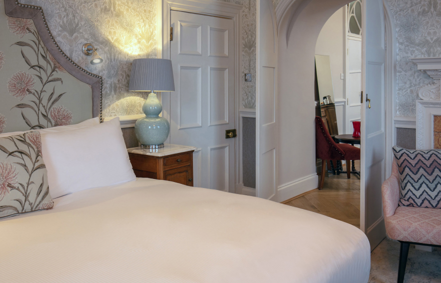 Mainsuite Carousel Desktop Tulip Suite Carousel 1